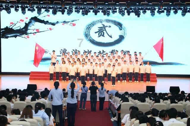 最近跟男友闹矛盾，男友不开心，好几天不跟我说话，怎么办？